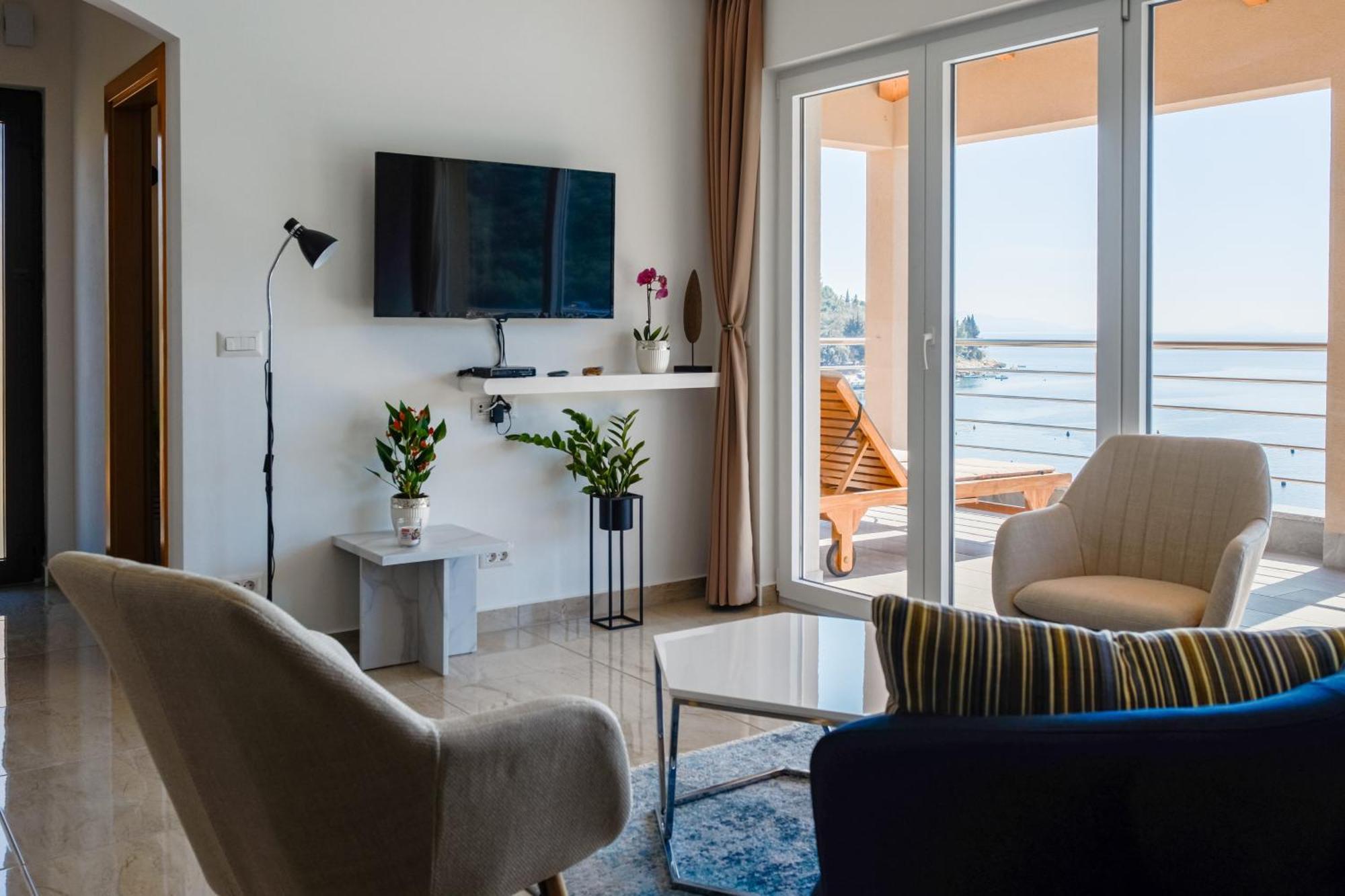 Seafront 2-Bedroom Apartment Nika - Rabac Εξωτερικό φωτογραφία
